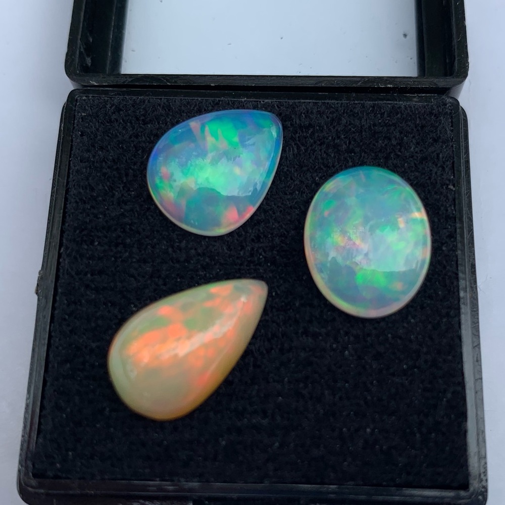 3- 2+ carat precious opals